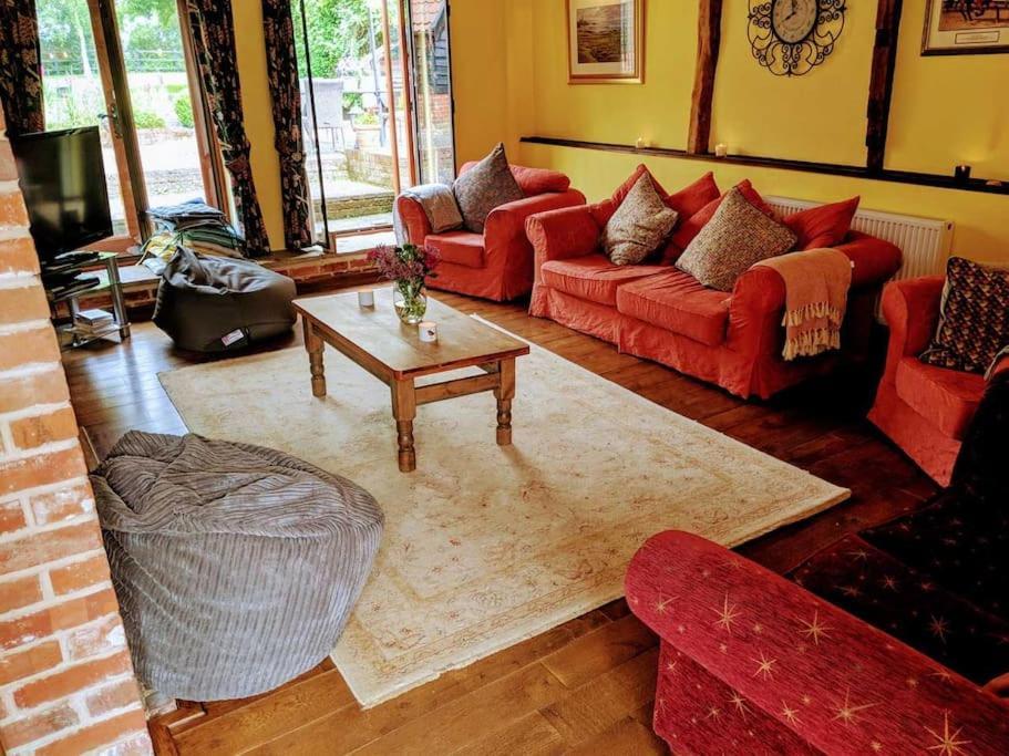 Stunning Barn Conversion Ideal For Large Families Bildeston Exterior foto